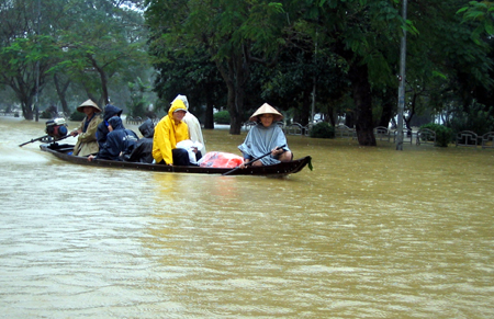 Thủ tướng chỉ đạo khắc phục hậu quả mưa lũ ảnh 1