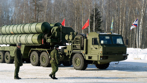 Nga tăng cường trung đoàn tên lửa S-400 bảo vệ Moskva ảnh 1