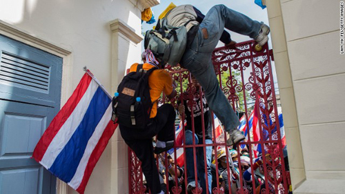 Hầm hập biểu tình ở Bangkok ảnh 3