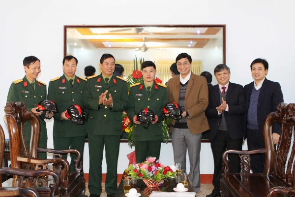 TTXVN - Sư đoàn 304, 'Thủy chung- Trong sáng- Sắt son' ảnh 2