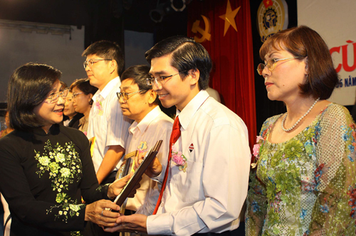 TPHCM chăm lo Tết cho công nhân, người nghèo ảnh 1