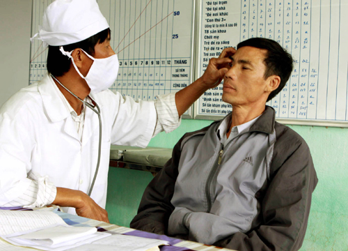 Hướng tới mục tiêu bảo hiểm y tế toàn dân ảnh 1
