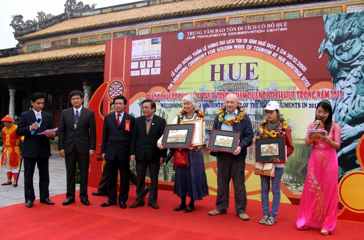 Cố đô Huế đón du khách thứ 2 triệu ảnh 1