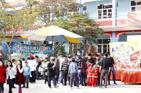 Học sinh tiểu học ủng hộ 15,5 triệu đồng cho quỹ 'Cơm có thịt' ảnh 1