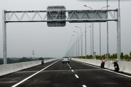 Hoãn thông xe cao tốc TPHCM-Long Thành-Dầu Giây ảnh 1