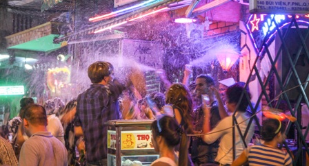 TP Hồ Chí Minh: Tấp nập các khu vui chơi, giải trí