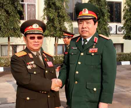 Đoàn đại biểu cấp cao Bộ Quốc phòng Việt Nam thăm Lào ảnh 1