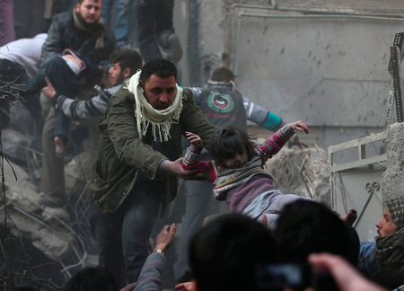 Những nạn nhân bé nhỏ trong nội chiến Syria ảnh 8