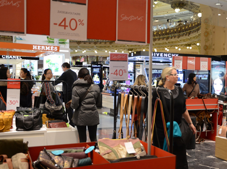 Paris buoc vao mua ban hang giam gia | The gioi | BaoTinTuc.vn