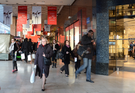 Paris buoc vao mua ban hang giam gia | The gioi | BaoTinTuc.vn