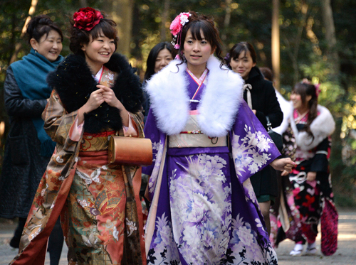 Thiếu nữ Nhật Bản xinh tươi đón lễ Thành nhân