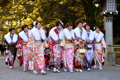 Thiếu nữ Nhật Bản xinh tươi đón lễ Thành nhân