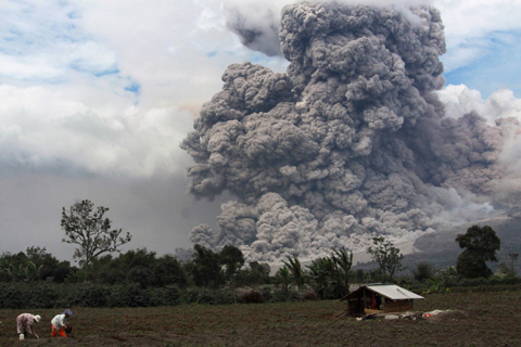  Indonesia: 16 người thiệt mạng do núi lửa phun trào ảnh 1
