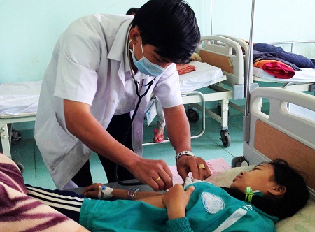 Vụ đồ chơi phát nổ: 6 học sinh phải nhập viện trở lại ảnh 2
