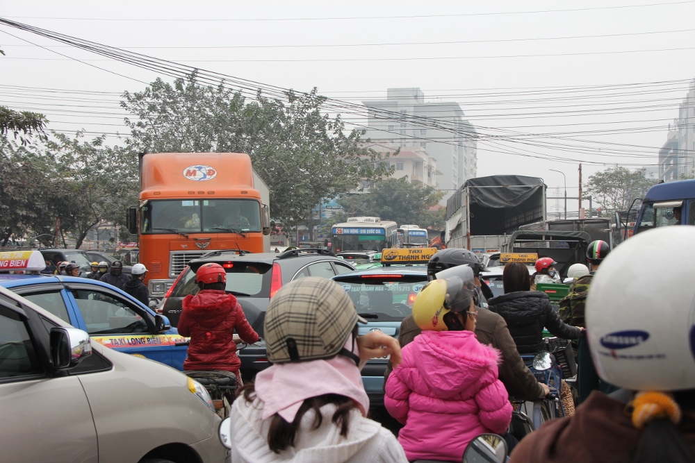 Bến xe thưa thớt lạ thường ảnh 6