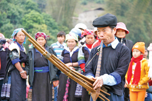 Người Mông Yên Bái ăn Tết cổ truyền của dân tộc ảnh 2