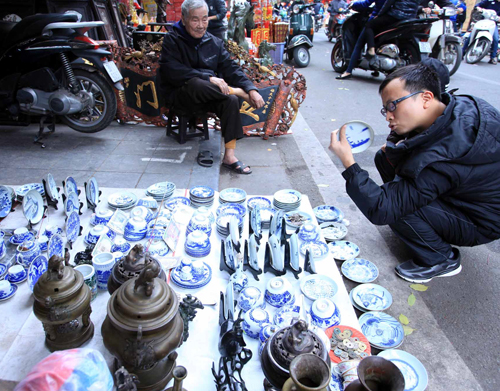 'Phố Ông Đồ', chợ đồ giả cổ tấp nập ngày Tết ảnh 6