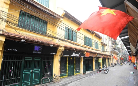 Ngỡ ngàng trước vẻ đẹp Hà Thành mùng 1 Tết ảnh 2