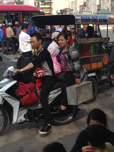 Nhộn nhạo 'cò' tại bến xe khách Hà Nội ảnh 10