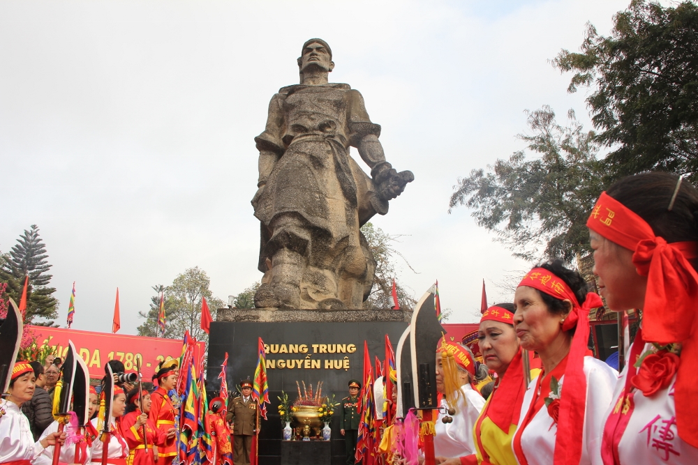 Hàng ngàn người dân trẩy hội Gò Đống Đa ảnh 7