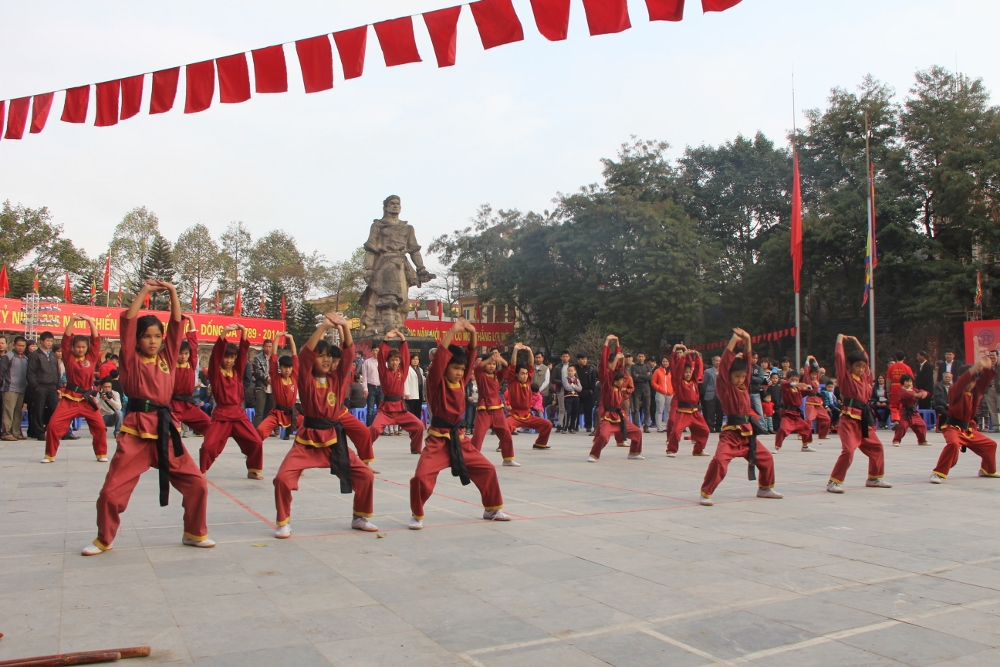 Hàng ngàn người dân trẩy hội Gò Đống Đa ảnh 8
