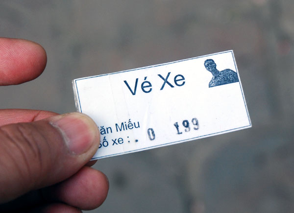 Nhộn nhạo giá trông xe ngày Tết ảnh 2