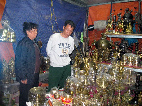 Tấp nập 'bán rủi, mua may' ở chợ Viềng ảnh 5
