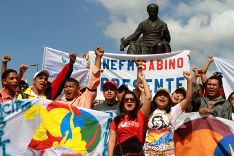 Tổng thống Venezuela tố Colombia can thiệp nội bộ ảnh 1