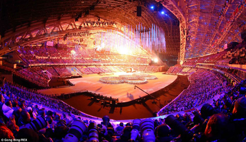 Gấu Sochi 'rơi lệ' trong lễ bế mạc ảnh 4