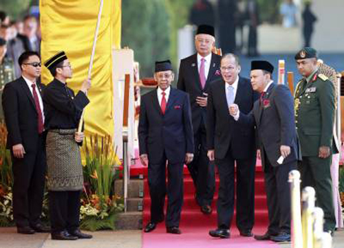 Malaysia, Philippines nhất trí giải quyết hòa bình tranh chấp Biển Đông ảnh 1
