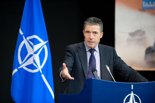 NATO sẽ xem xét lại quan hệ với Nga ảnh 1