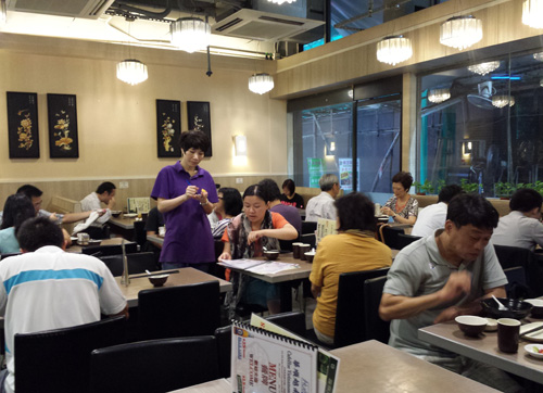 Phụ nữ Hong Kong gác chuyện con cái vì sự nghiệp ảnh 1