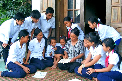 H’Nhúi, đứa con hay chữ nhất của làng ảnh 1