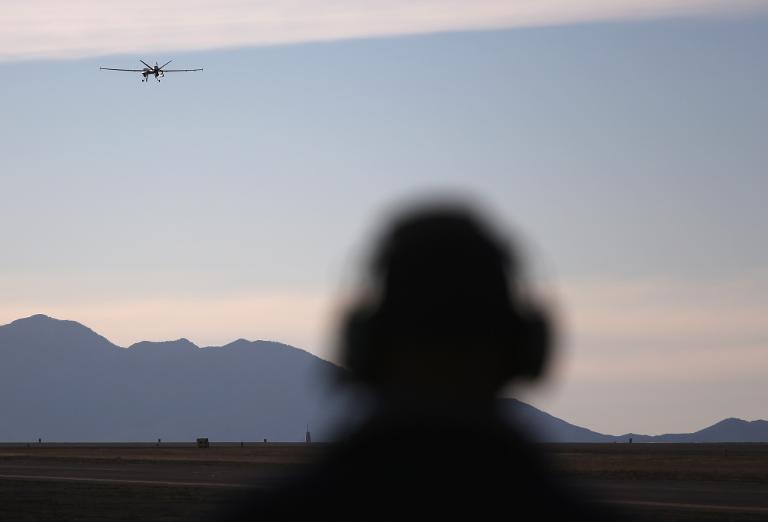 Nga chặn và thu được UAV Mỹ do thám Crimea ảnh 1