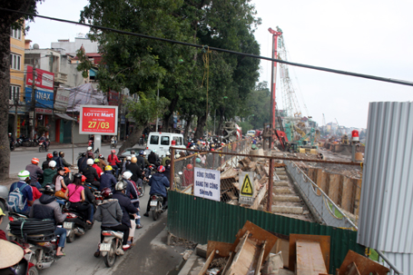 'Trầy trật' đường sắt đô thị Hà Nội ảnh 10