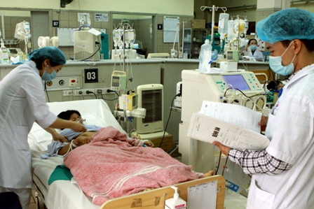 14 học sinh nhập viện do ngộ độc thực phẩm ảnh 1