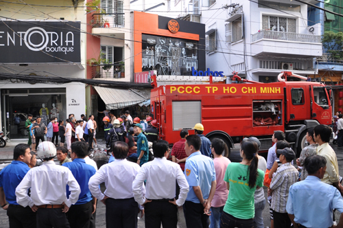 Cháy nhà giữa trung tâm TP Hồ Chí Minh ảnh 1