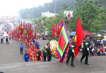 Long trọng giỗ Tổ Hùng Vương trên đỉnh Nghĩa Lĩnh ảnh 2