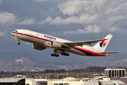 Cơ phó MH370 từng điện thoại giữa chuyến bay ảnh 1