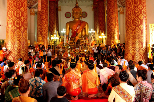 Người Lào vui Tết cổ truyền Bunpimay ảnh 1