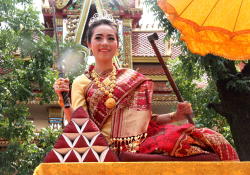 Người Lào vui Tết cổ truyền Bunpimay ảnh 3