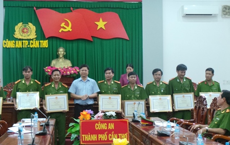 Khởi tố vụ bắt cóc con tin đòi 1 tỷ đồng tiền chuộc ảnh 1