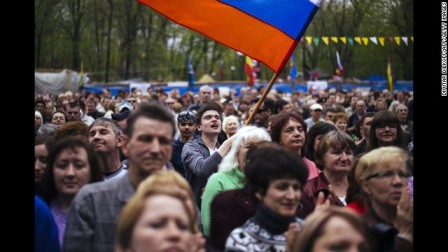 Biểu tình lan rộng tại miền Đông Ukraine đòi liên bang hóa ảnh 1