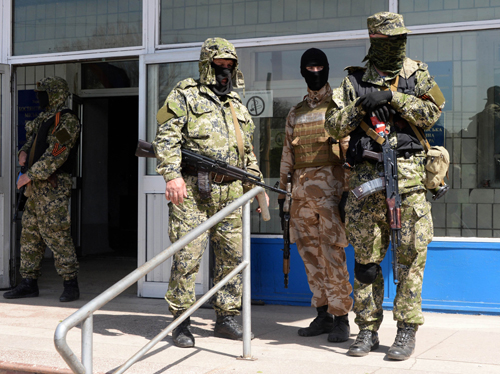 Ukraine: Lực lượng biểu tình bắt giữ 40 người tại Slavyansk ảnh 1