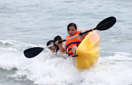 Giải đua thuyền Kayak 'Vượt sóng Mỹ Khê' lần thứ I ảnh 4