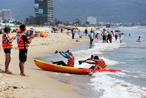 Giải đua thuyền Kayak 'Vượt sóng Mỹ Khê' lần thứ I ảnh 5