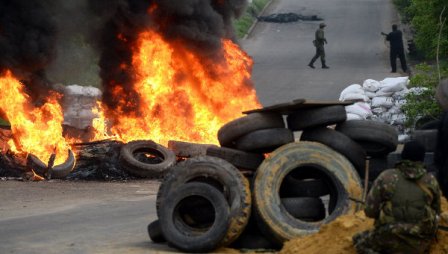 Đụng độ gây thương vong ở đông nam Ukraine ảnh 1
