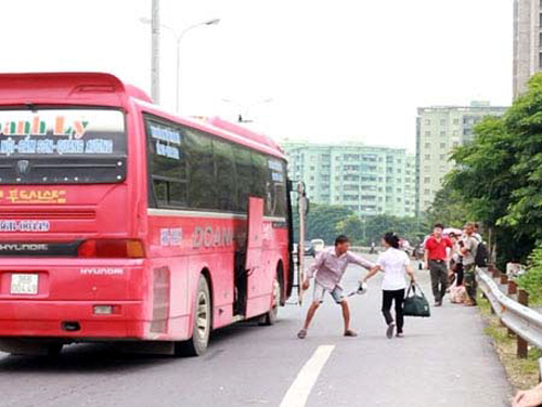 Lập lại trật tự kinh doanh vận tải hành khách ảnh 1
