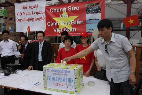 Người Việt tại Đức tiếp tục tuần hành hướng về quê hương ảnh 1
