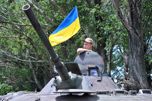 Ukraine: Lực lượng ly khai nã pháo vào quân đội ở Slavyansk ảnh 1